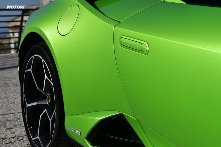 Lamborghini Huracán EVO Spyder: la prova su strada