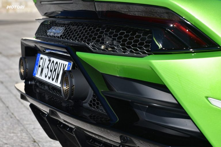 Lamborghini Huracán EVO Spyder: la prova su strada