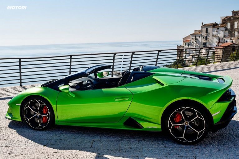 Lamborghini Huracán EVO Spyder: la prova su strada