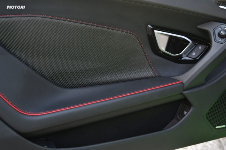 Lamborghini Huracán EVO Spyder: la prova su strada