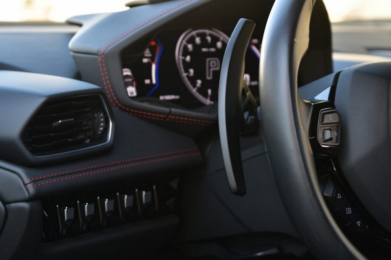 Lamborghini Huracán EVO Spyder: la prova su strada