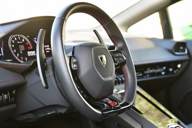 Lamborghini Huracán EVO Spyder: la prova su strada