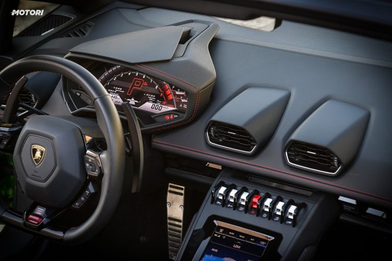 Lamborghini Huracán EVO Spyder: la prova su strada