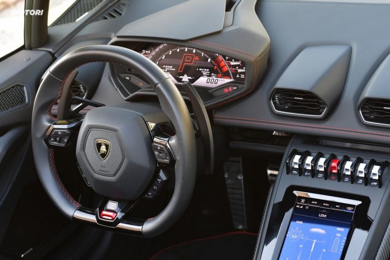 Lamborghini Huracán EVO Spyder: la prova su strada