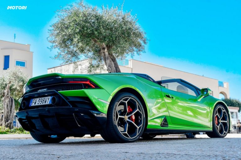 Lamborghini Huracán EVO Spyder: la prova su strada
