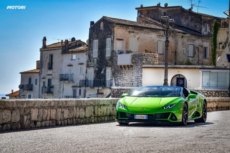 Lamborghini Huracán EVO Spyder: la prova su strada