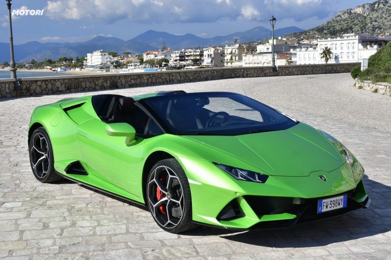 Lamborghini Huracán EVO Spyder: la prova su strada