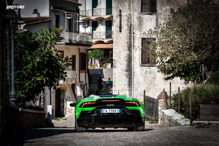 Lamborghini Huracán EVO Spyder: la prova su strada