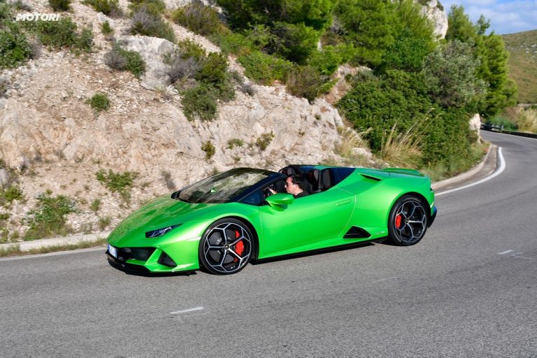Lamborghini Huracán EVO Spyder: la prova su strada