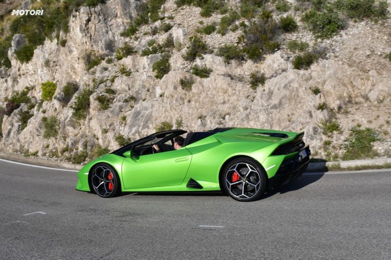Lamborghini Huracán EVO Spyder: la prova su strada