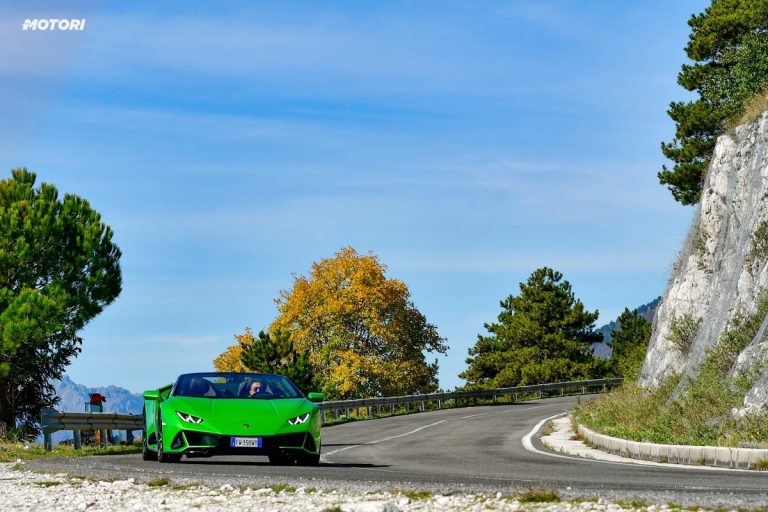 Lamborghini Huracán EVO Spyder: la prova su strada