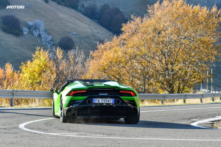 Lamborghini Huracán EVO Spyder: la prova su strada