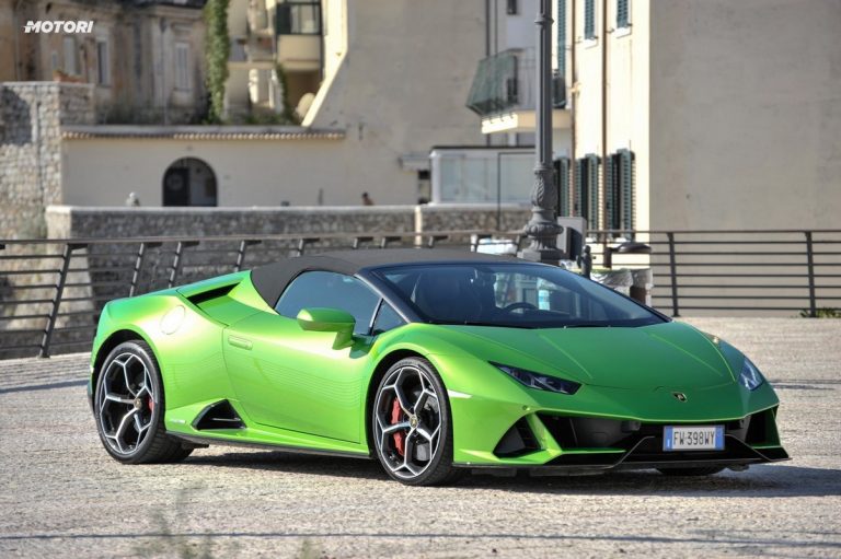 Lamborghini Huracán EVO Spyder: la prova su strada