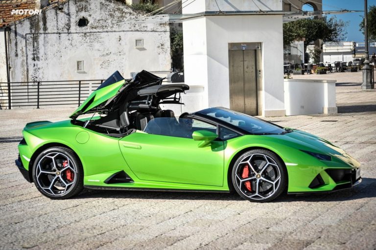 Lamborghini Huracán EVO Spyder: la prova su strada