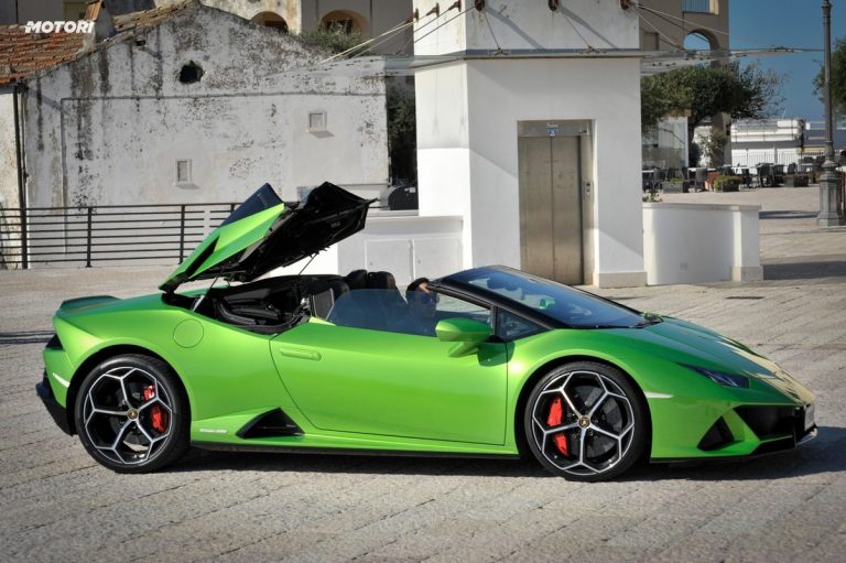 Lamborghini Huracán EVO Spyder: la prova su strada