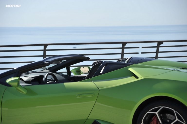 Lamborghini Huracán EVO Spyder: la prova su strada