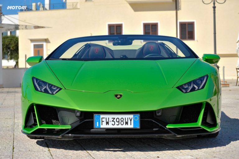 Lamborghini Huracán EVO Spyder: la prova su strada