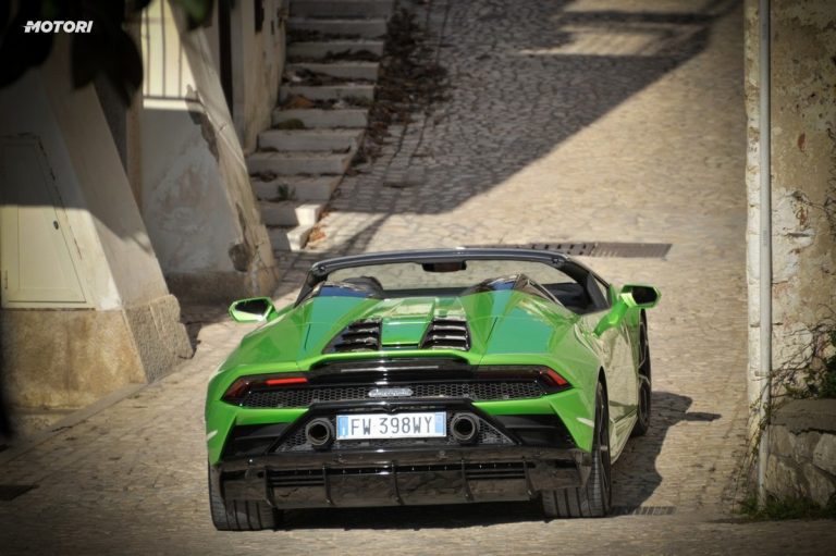Lamborghini Huracán EVO Spyder: la prova su strada