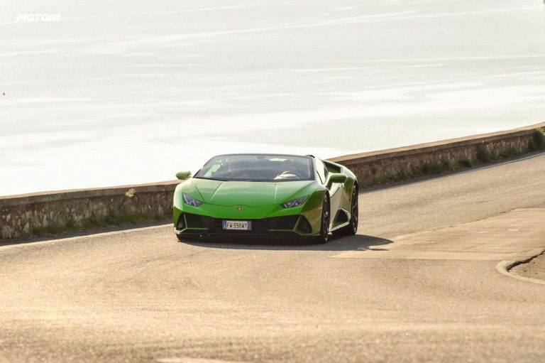 Lamborghini Huracán EVO Spyder: la prova su strada