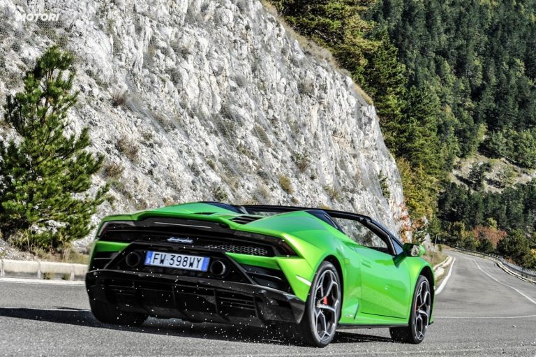 Lamborghini Huracán EVO Spyder: la prova su strada