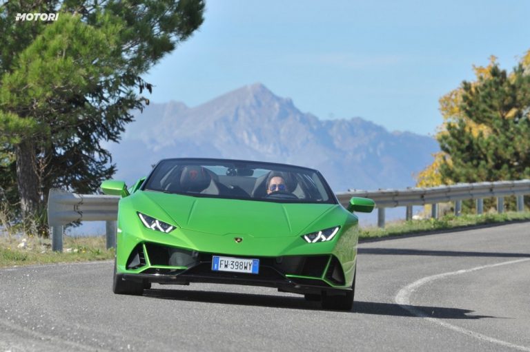 Lamborghini Huracán EVO Spyder: la prova su strada
