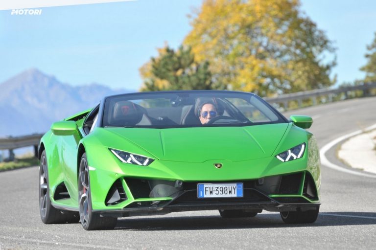 Lamborghini Huracán EVO Spyder: la prova su strada