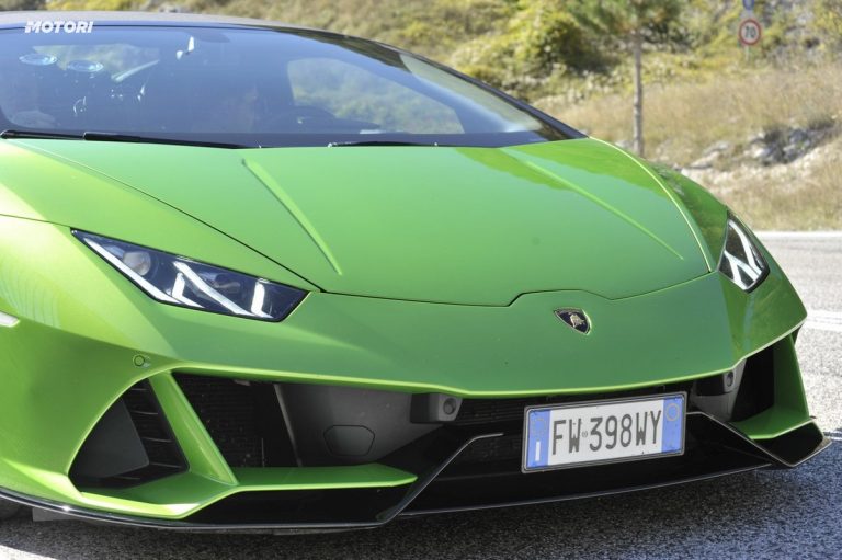 Lamborghini Huracán EVO Spyder: la prova su strada