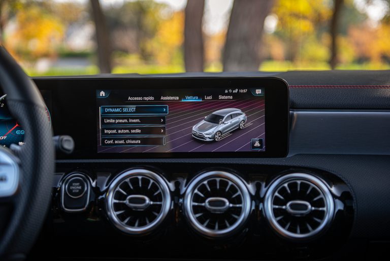 Mercedes Benz Cla Shooting- Brake: la prova su strada