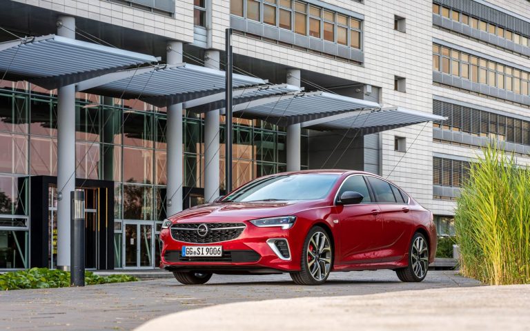 Nuova Opel Insignia 2020: immagini ufficiali