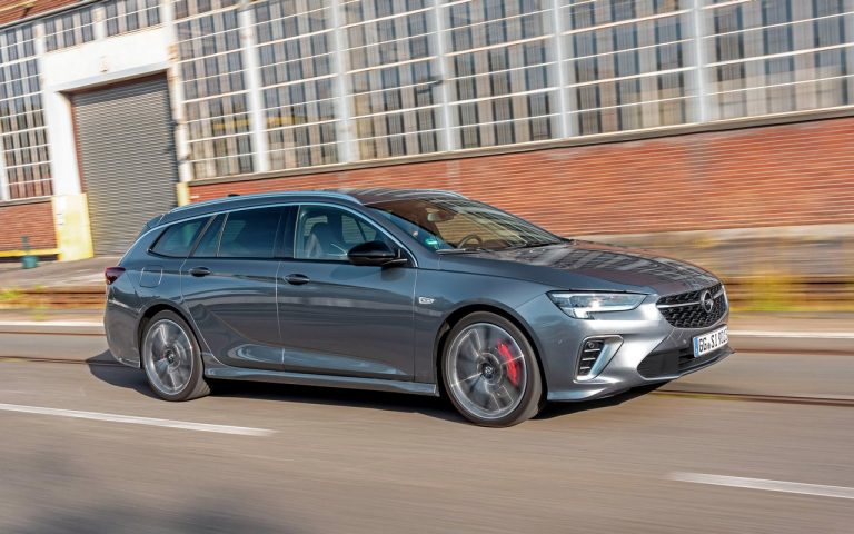 Nuova Opel Insignia 2020: immagini ufficiali