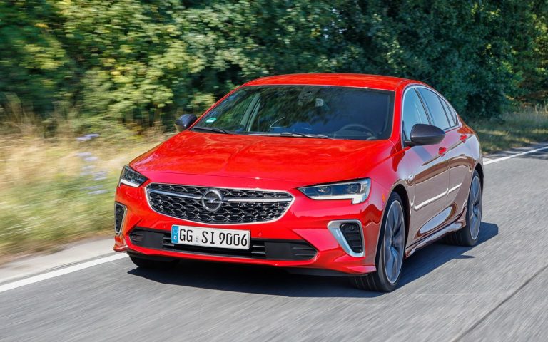 Nuova Opel Insignia 2020: immagini ufficiali