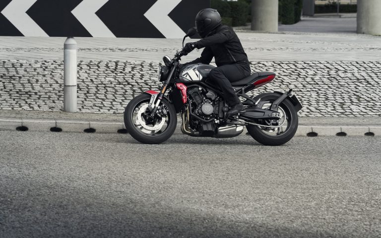 Triumph Trident 660: immagini ufficiali