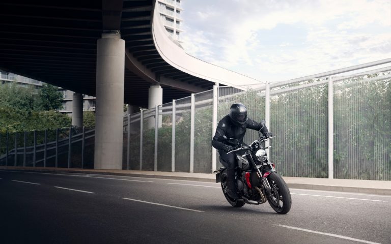 Triumph Trident 660: immagini ufficiali