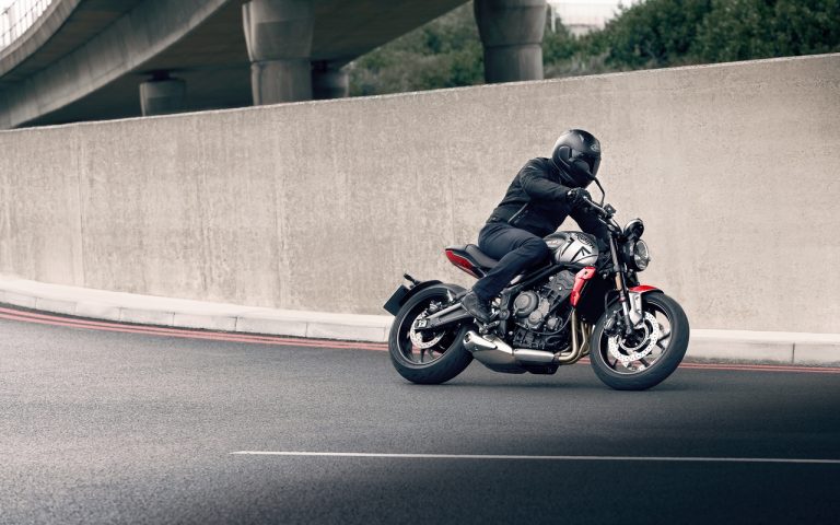 Triumph Trident 660: immagini ufficiali