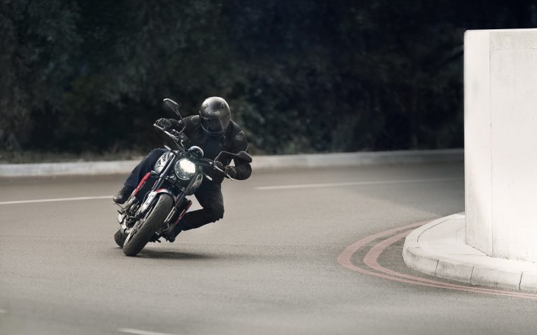 Triumph Trident 660: immagini ufficiali
