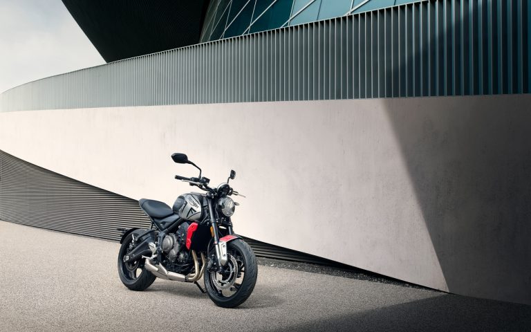 Triumph Trident 660: immagini ufficiali
