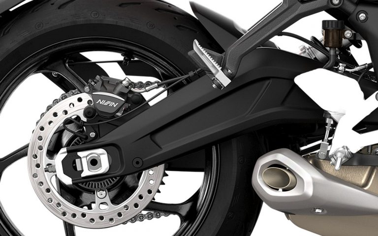 Triumph Trident 660: immagini ufficiali