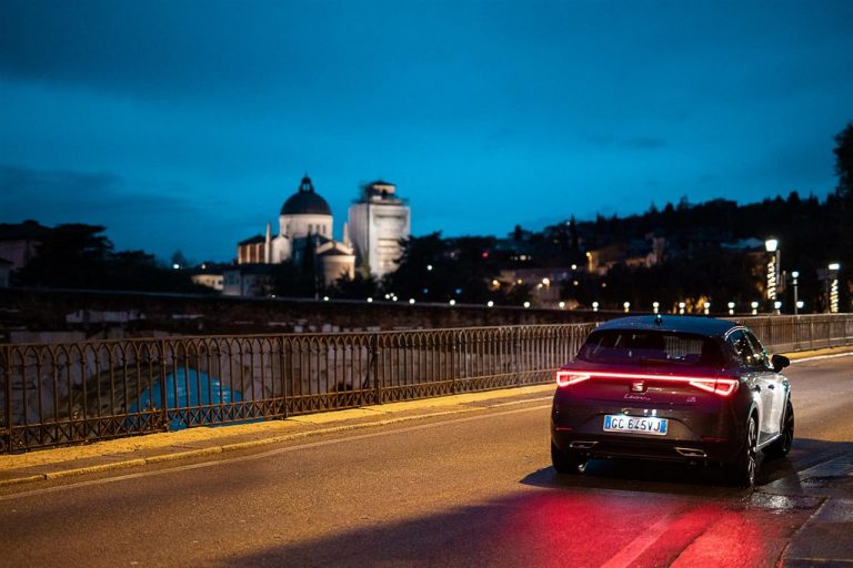 Seat Leon e-Hybrid 2021: immagini ufficiali