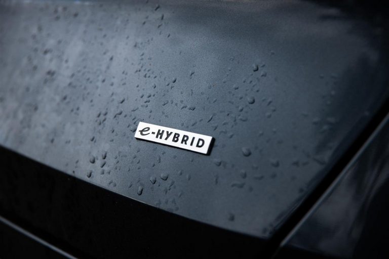 Seat Leon e-Hybrid 2021: immagini ufficiali