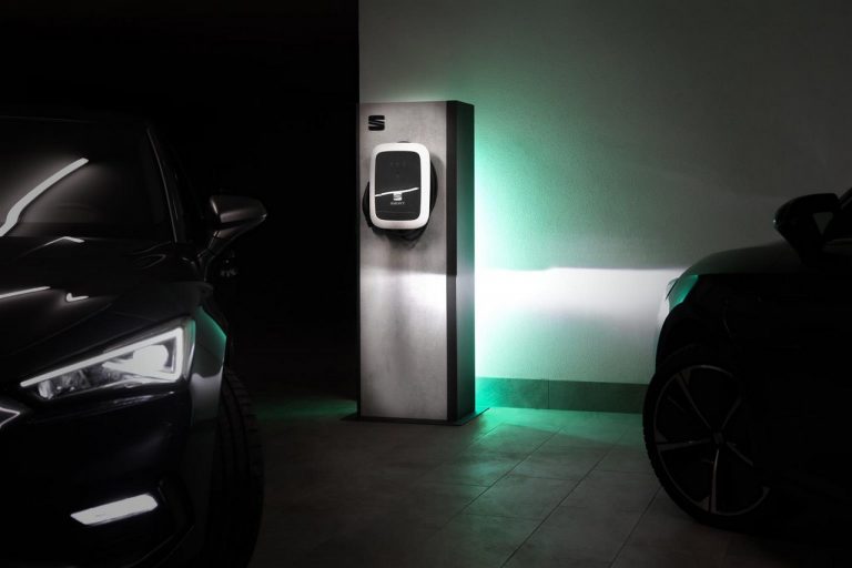 Seat Leon e-Hybrid 2021: immagini ufficiali