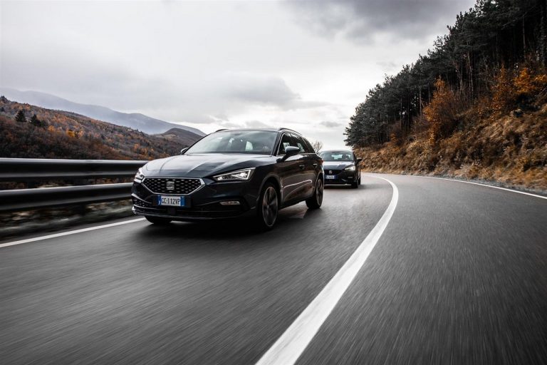 Seat Leon e-Hybrid 2021: immagini ufficiali