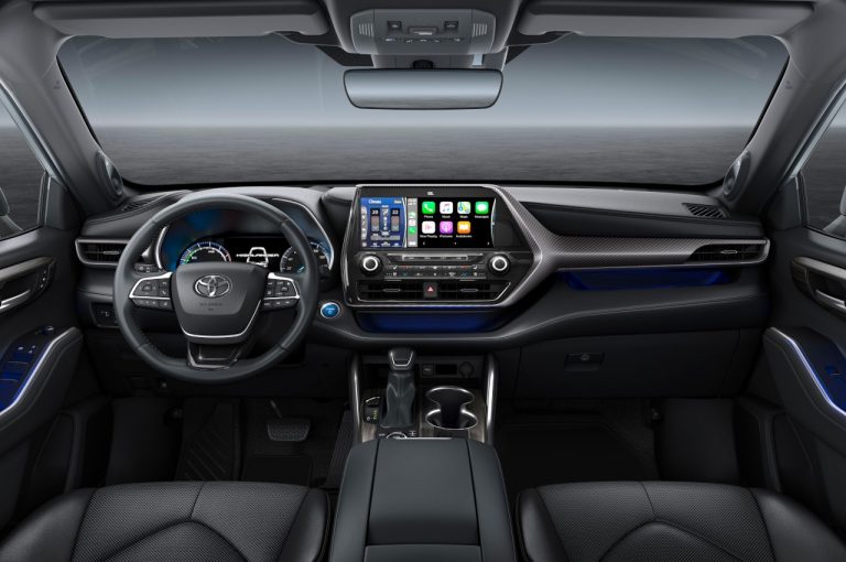 Toyota Highlander 2021: immagini ufficiali
