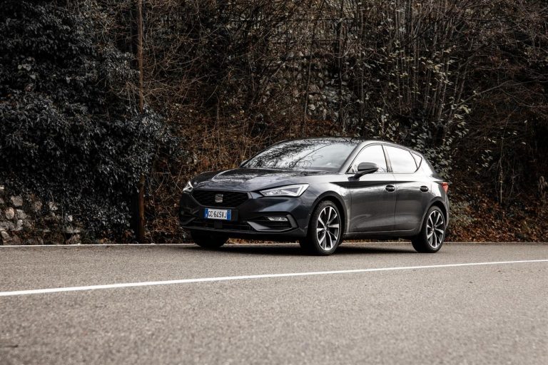 Seat Leon e-Hybrid 2021: immagini ufficiali