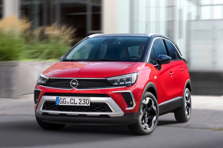 Opel Crossland 2021: immagini ufficiali