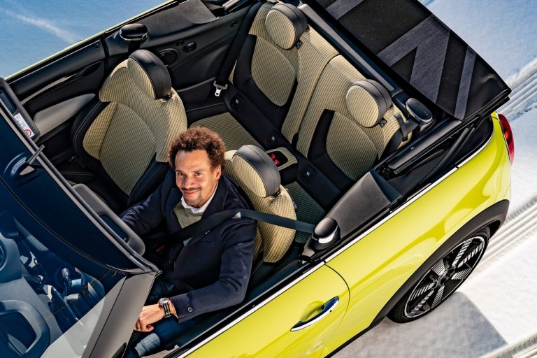 Mini 3 porte, Mini 5 porte e Mini Cabrio 2021: immagini ufficiali