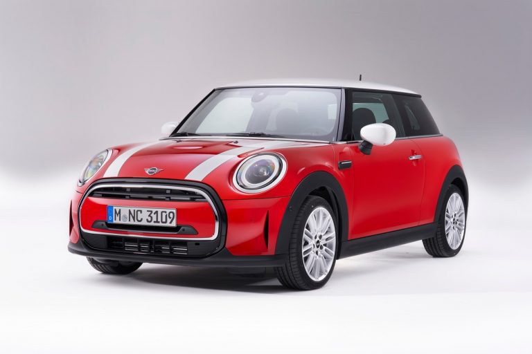 Mini 3 porte, Mini 5 porte e Mini Cabrio 2021: immagini ufficiali