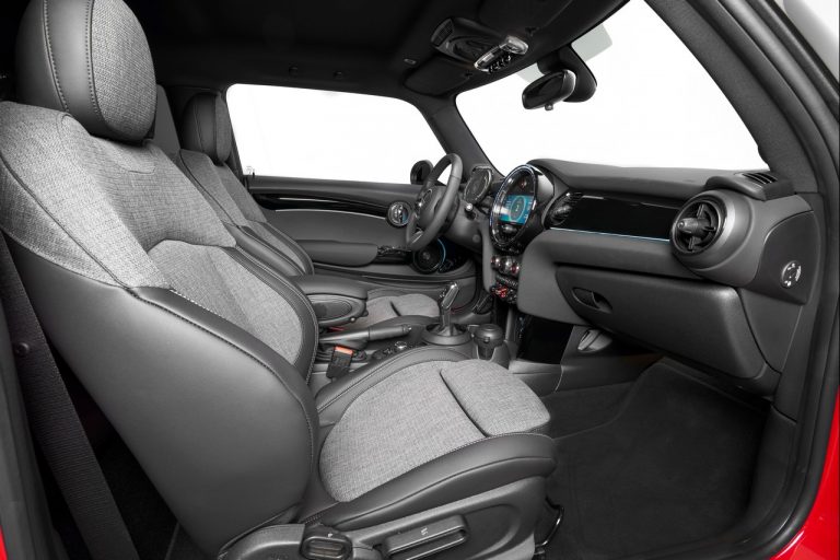 Mini 3 porte, Mini 5 porte e Mini Cabrio 2021: immagini ufficiali