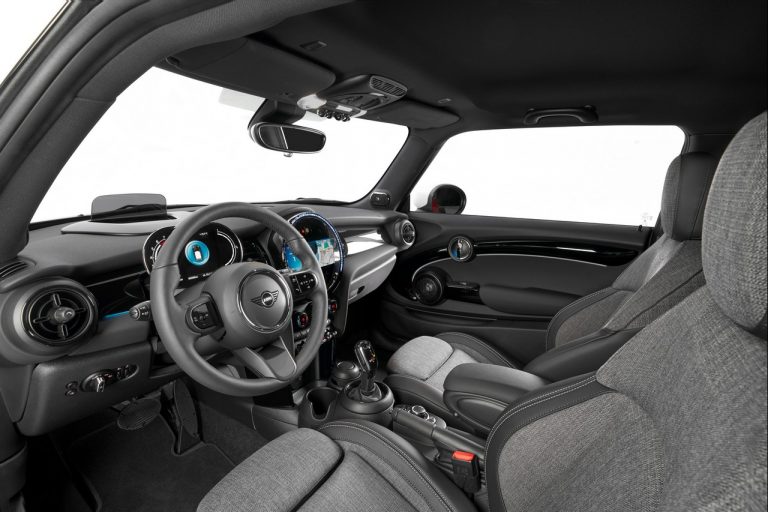 Mini 3 porte, Mini 5 porte e Mini Cabrio 2021: immagini ufficiali
