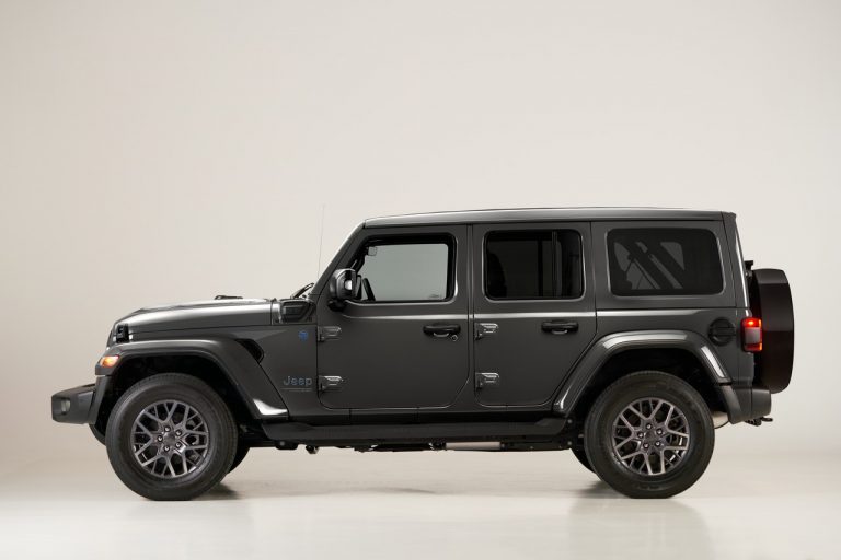 Jeep Wrangler 4xe First Edition 2021: immagini ufficiali