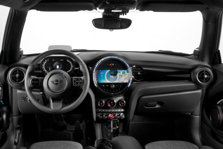 Mini 3 porte, Mini 5 porte e Mini Cabrio 2021: immagini ufficiali